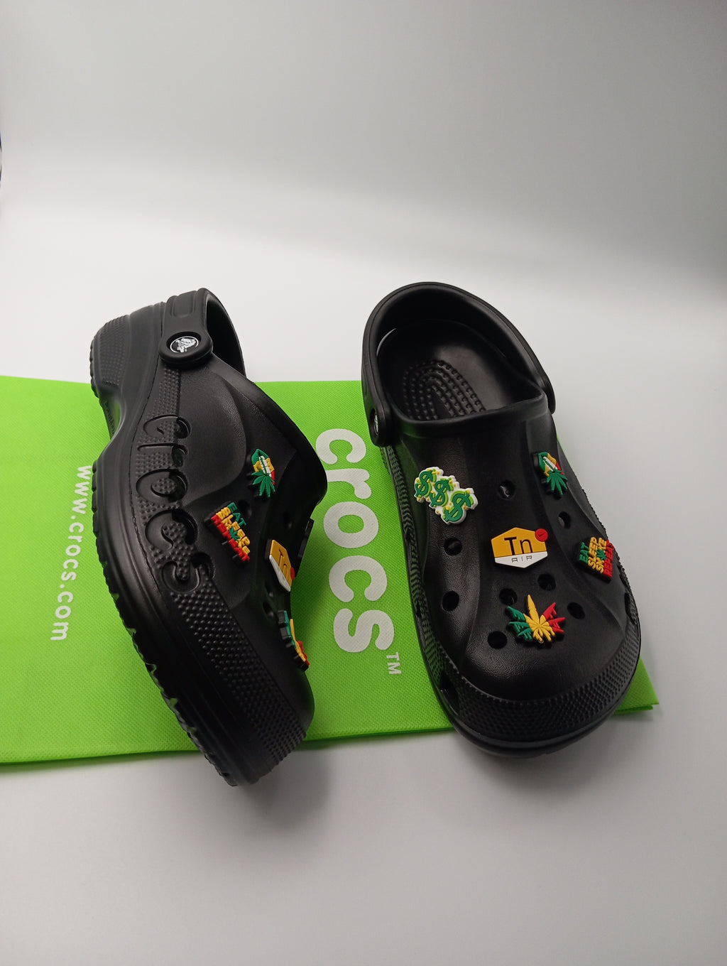 Crocs Rasta 🌿🐊