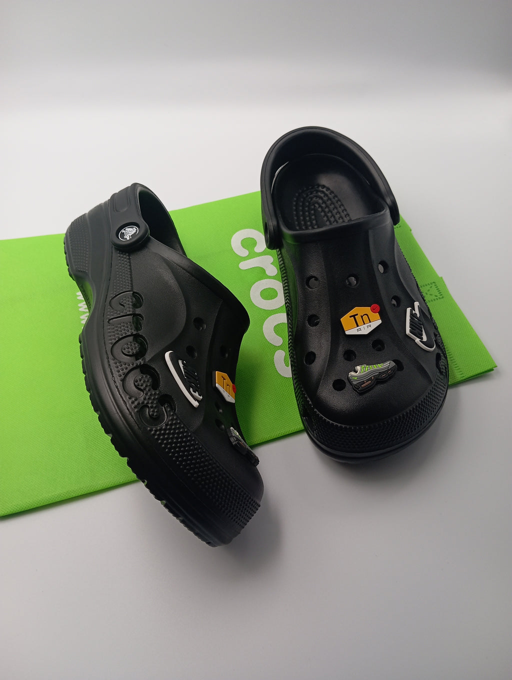 Crocs  🖤🏷️